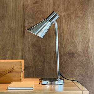Dyberg Larsen stolová lampa DL12, chróm, výška 44,5 cm, kov